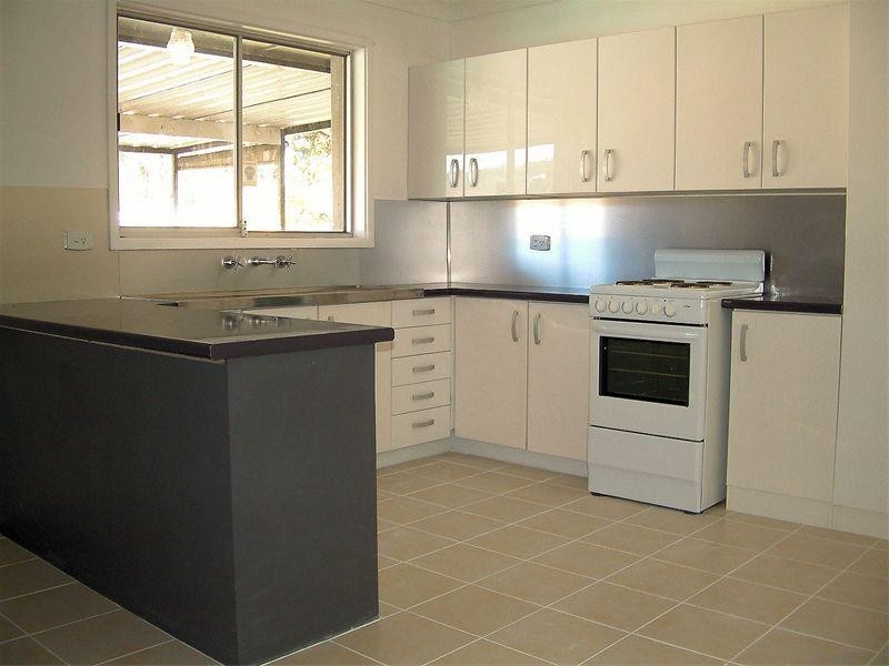 8 Regal Way, Valentine NSW 2280