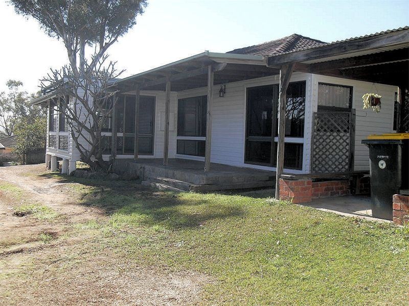 11 Pannamena Crescent, Eleebana NSW 2282