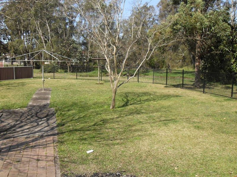 22 Jones Avenue, Warners Bay NSW 2282