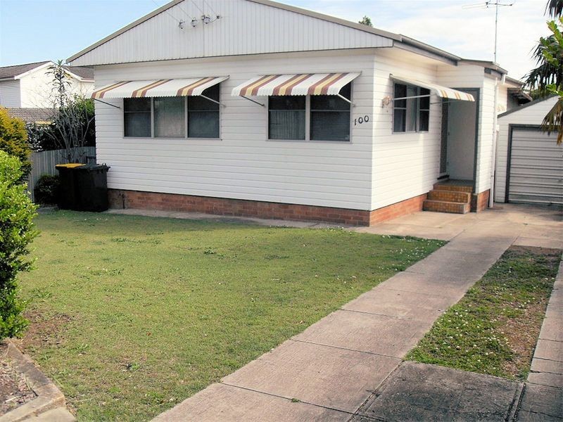 100 Berkeley Street, Speers Point NSW 2284