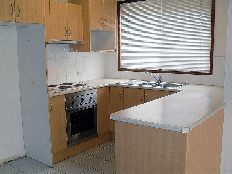 8 Ratcliffe Street, Eleebana NSW 2282