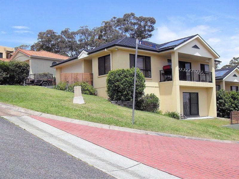1/14 Desreaux Close, Eleebana NSW 2282