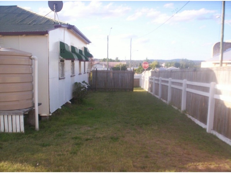 102 Wood Street, Warwick QLD 4370