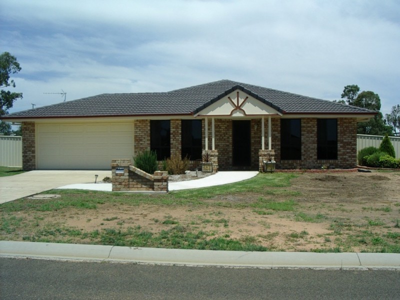 24 Doncaster Drive, Warwick QLD 4370