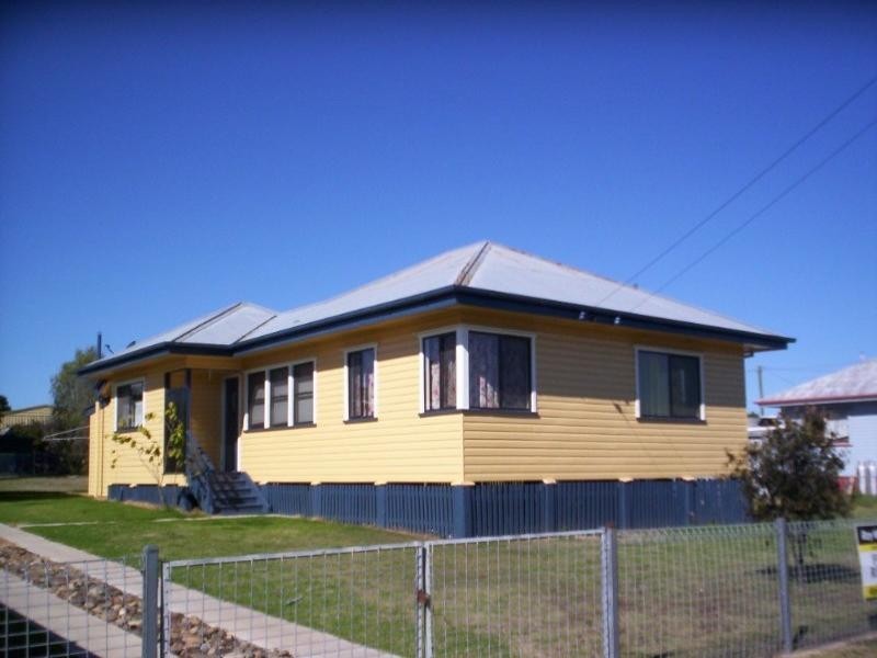 4 Thomas Street, Warwick QLD 4370