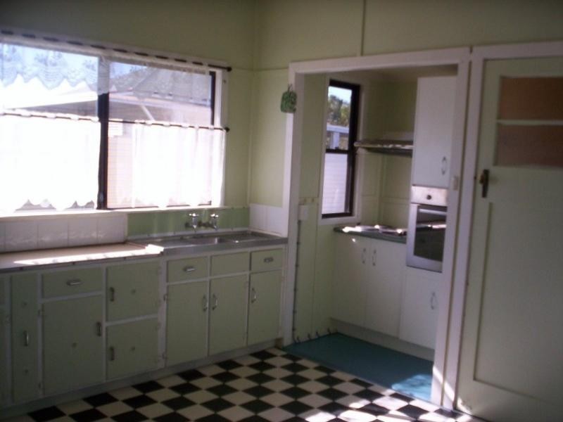 4 Thomas Street, Warwick QLD 4370