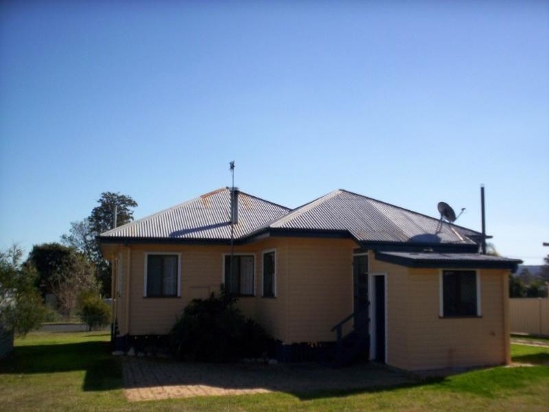 4 Thomas Street, Warwick QLD 4370