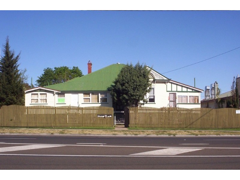 69 Albion Street, Warwick QLD 4370