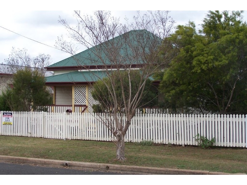 86 Albion Street, Warwick QLD 4370