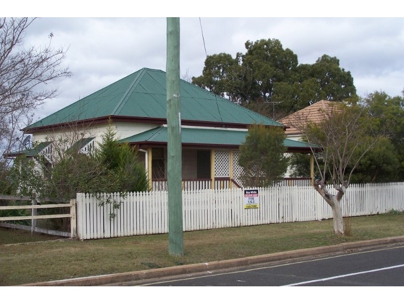 86 Albion Street, Warwick QLD 4370