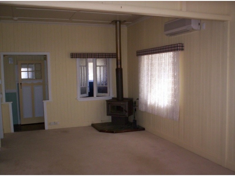 81 Pratten Street, Warwick QLD 4370