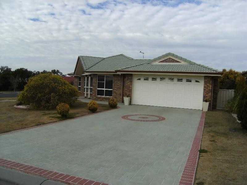 2 Finch Street, Warwick QLD 4370