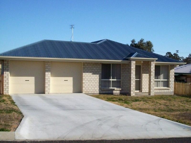 6 Lyons Crescent, Warwick QLD 4370