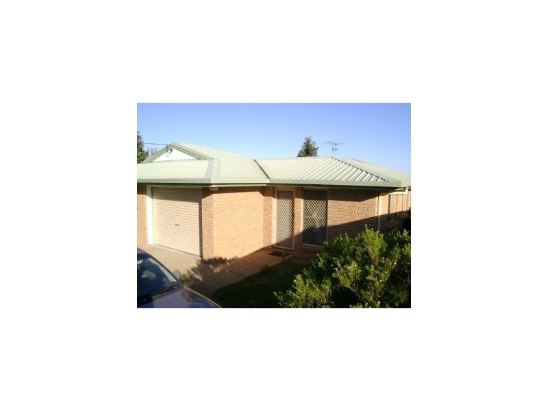 1/4 Aspinall Street, Warwick QLD 4370