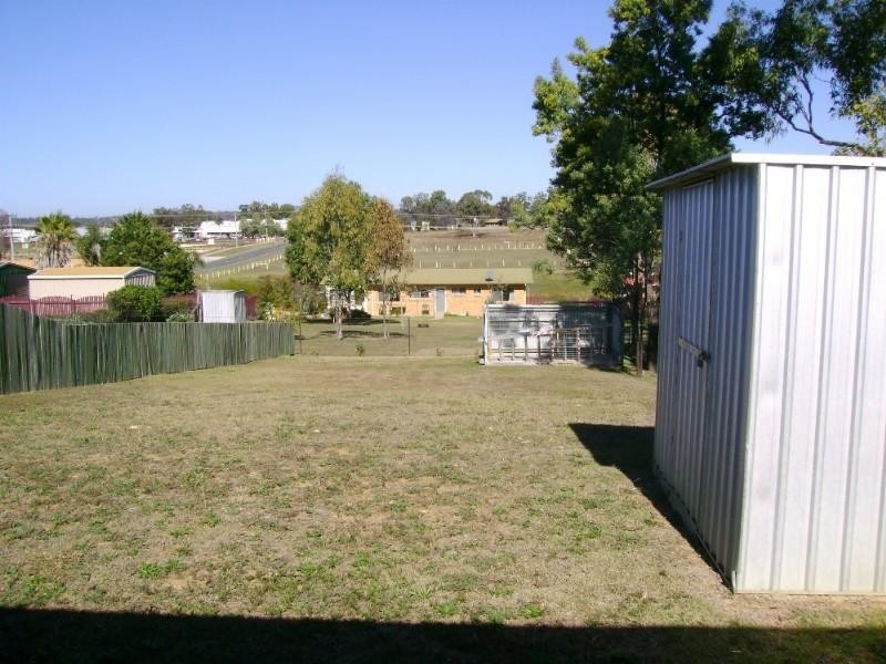 1/4 Aspinall Street, Warwick QLD 4370