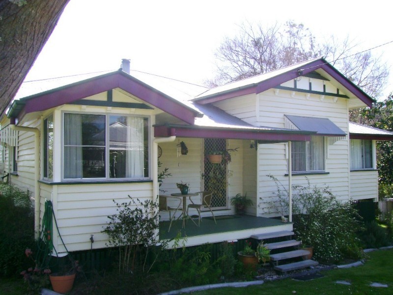 24 Pine Street, Warwick QLD 4370