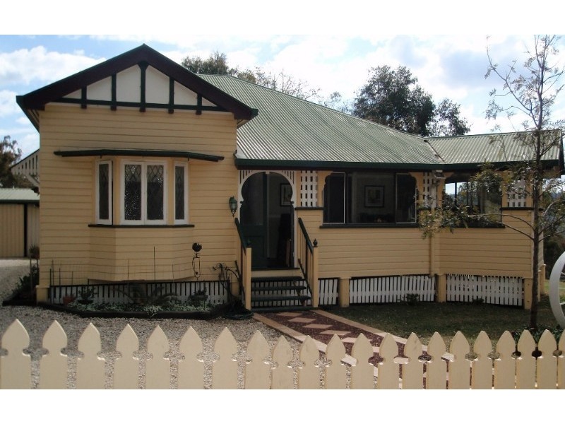 15-17 Thornton Street, Warwick QLD 4370