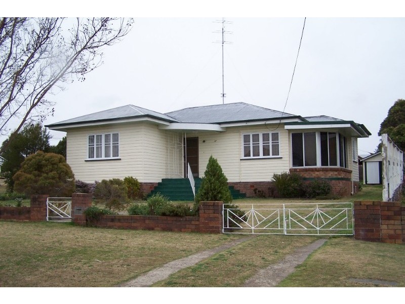 47 Gore Street, Warwick QLD 4370