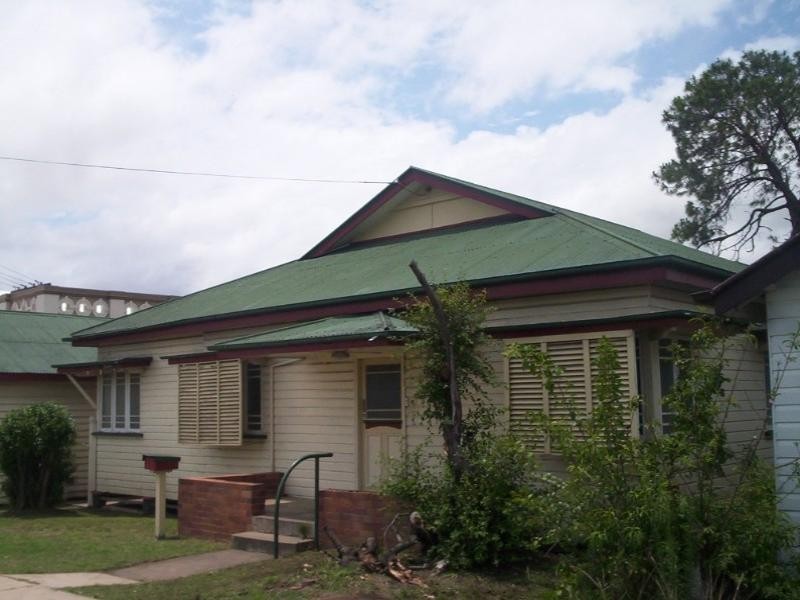 68 Albion Street, Warwick QLD 4370