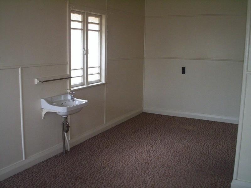 68 Albion Street, Warwick QLD 4370