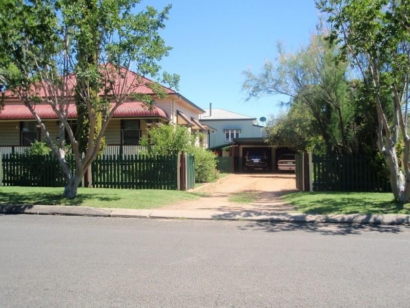 39 Pratten Street, Warwick QLD 4370