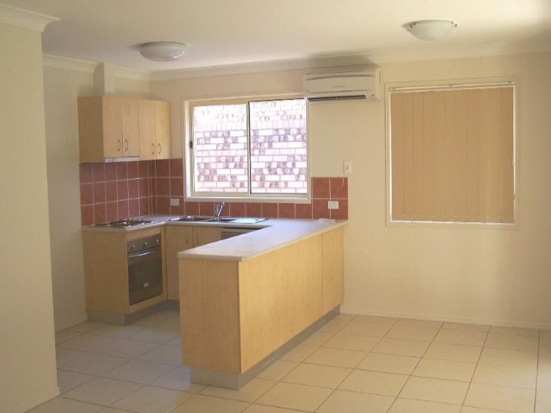 2/6 Bertram Street, Warwick QLD 4370