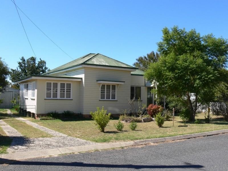 1 Mogridge Street, Warwick QLD 4370