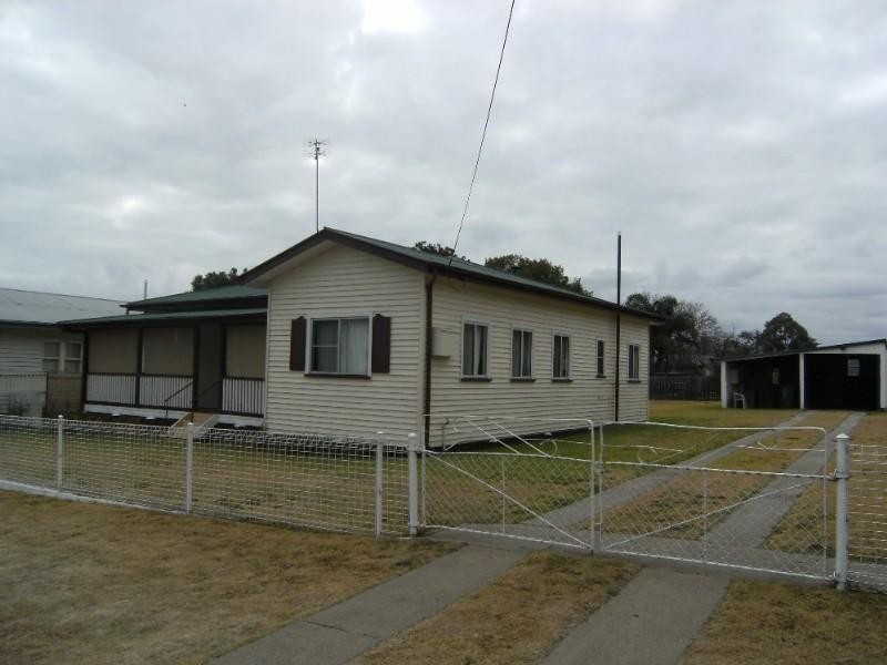 18 Wallace Street, Warwick QLD 4370