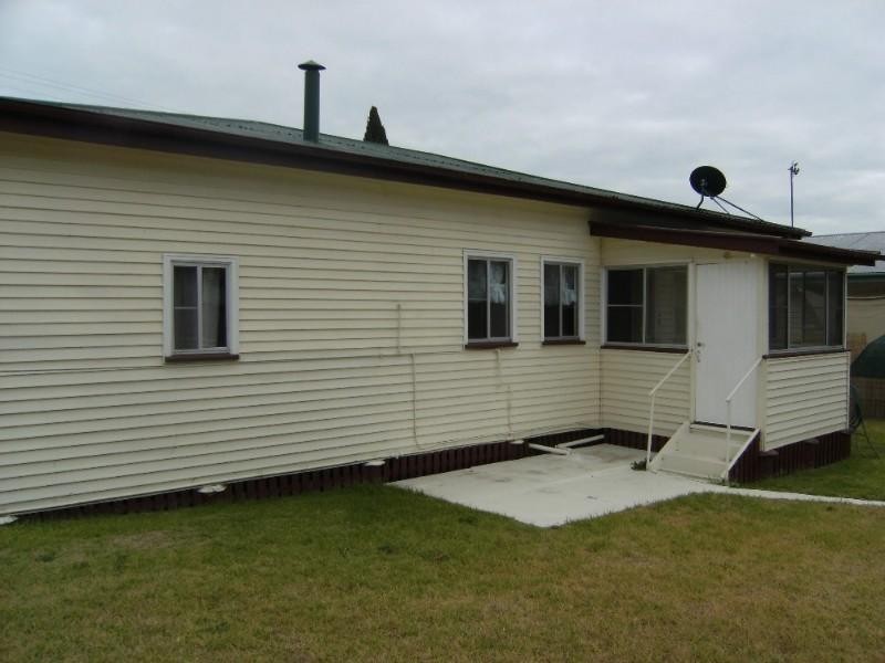 18 Wallace Street, Warwick QLD 4370