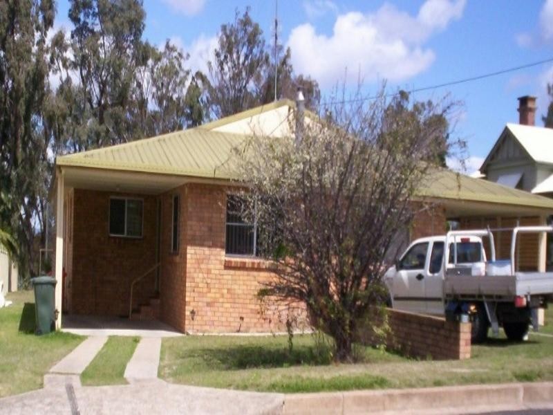 2/50 Locke Street, Warwick QLD 4370