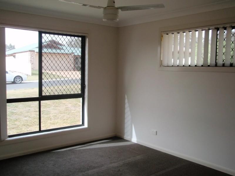 35 Lyons Crescent, Warwick QLD 4370