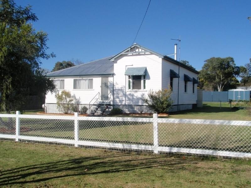 106 Pratten Street, Warwick QLD 4370