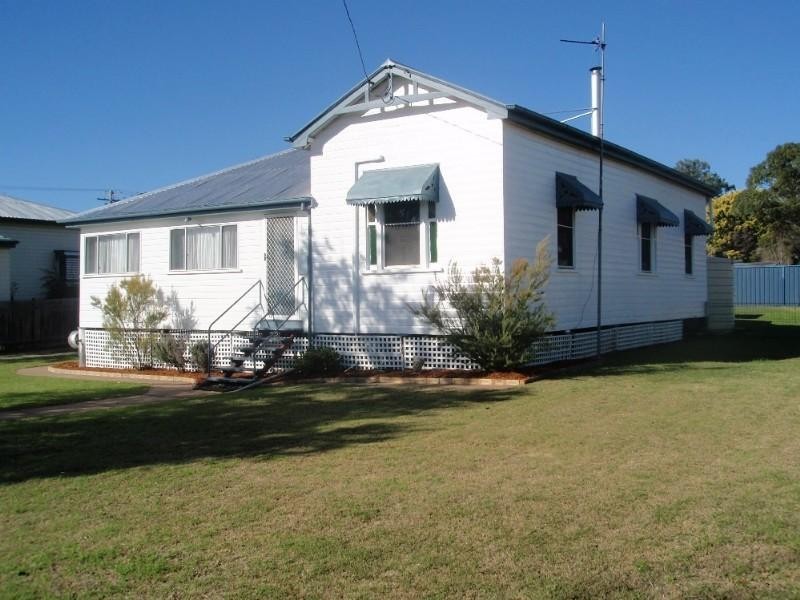 106 Pratten Street, Warwick QLD 4370