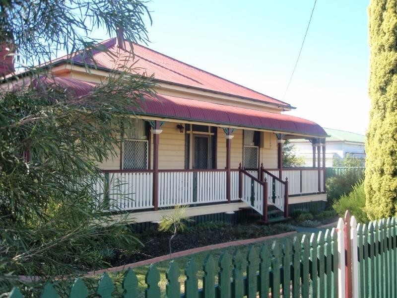 39 Pratten Street, Warwick QLD 4370