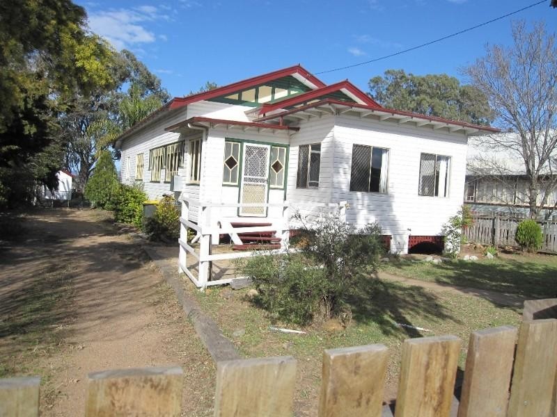 12c Locke Street, Warwick QLD 4370