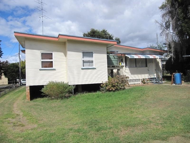 15 Clowes Crescent, Warwick QLD 4370