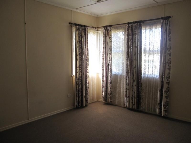 15 Clowes Crescent, Warwick QLD 4370