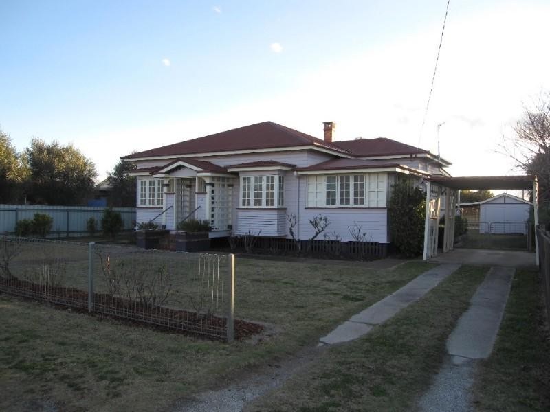 33 Dragon Street, Warwick QLD 4370