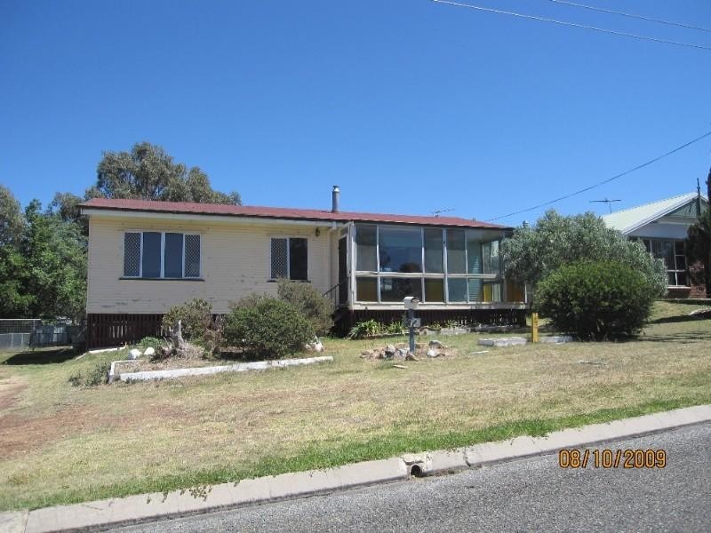 32 Furness Crescent, Warwick QLD 4370