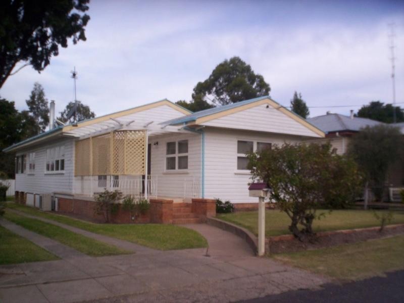 18 Wilga Avenue, Warwick QLD 4370