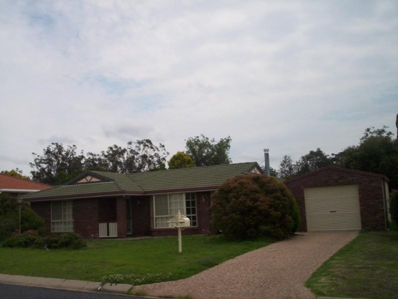 11 Golf Links Avenue, Warwick QLD 4370