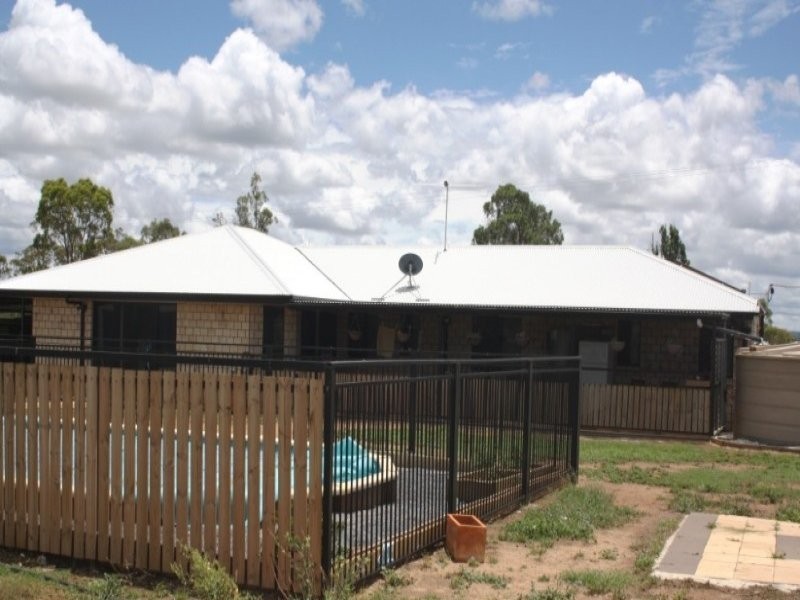 71 Gregory Street, Hendon QLD 4362