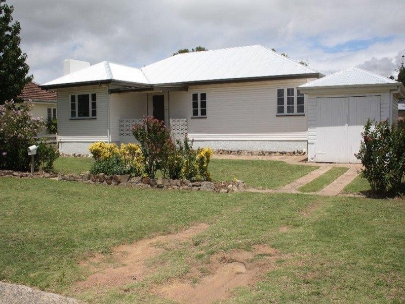 130 Pratten Street, Warwick QLD 4370