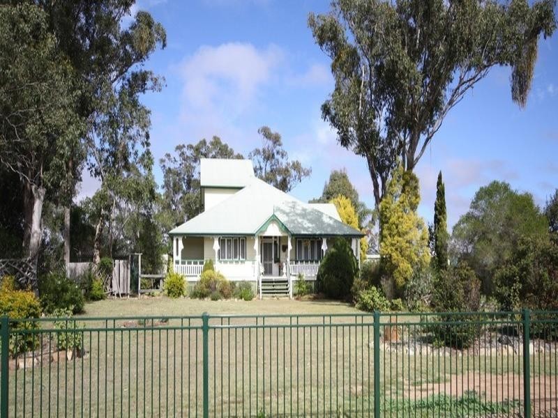 140 Ogilvie Road, Warwick QLD 4370