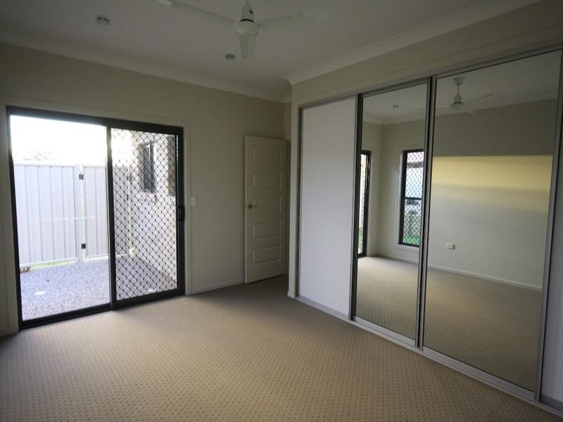 2/193 Ogilvie Road, Warwick QLD 4370