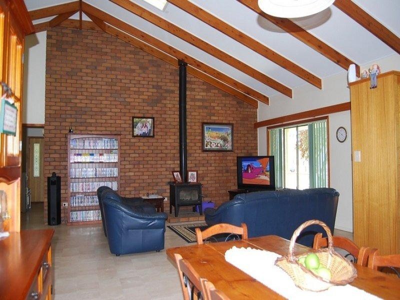 208 Markeys Lane, Yangan QLD 4371