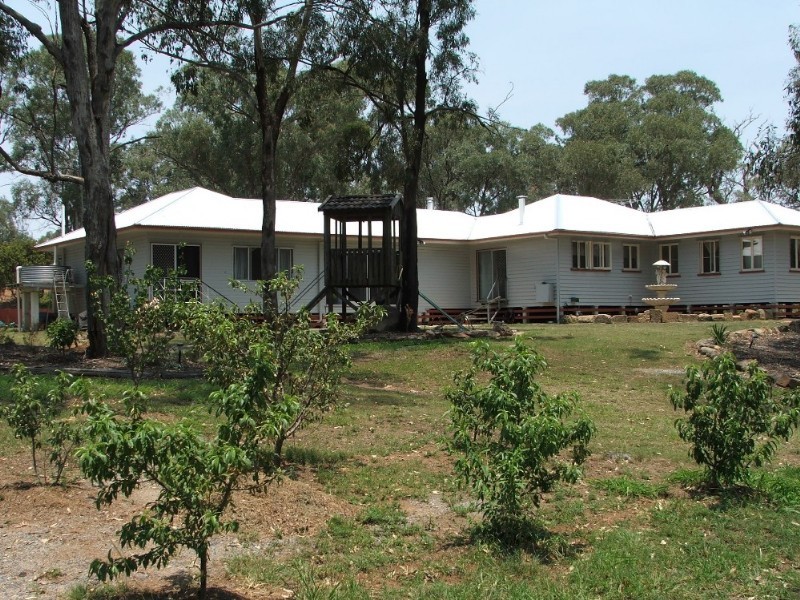 73 Little Warner Street, Warwick QLD 4370