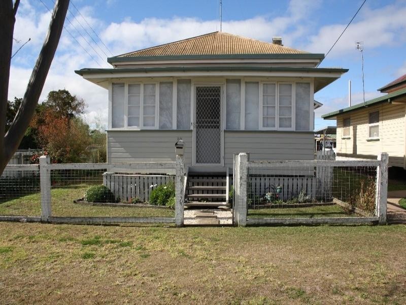 30 Dragon Street, Warwick QLD 4370