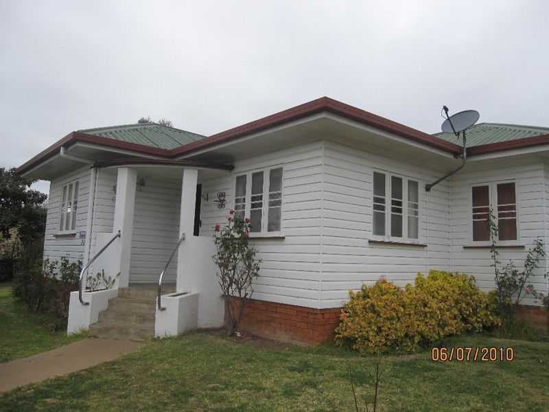 152 Wood Street, Warwick QLD 4370