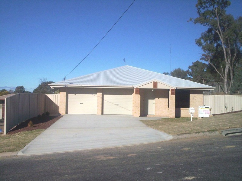 4 Coorey Place, Warwick QLD 4370